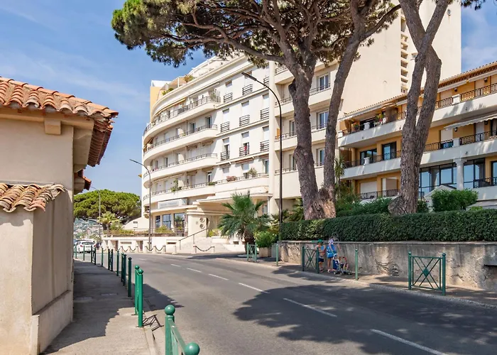 Appartement L'arbois By Interhome Sainte-Maxime